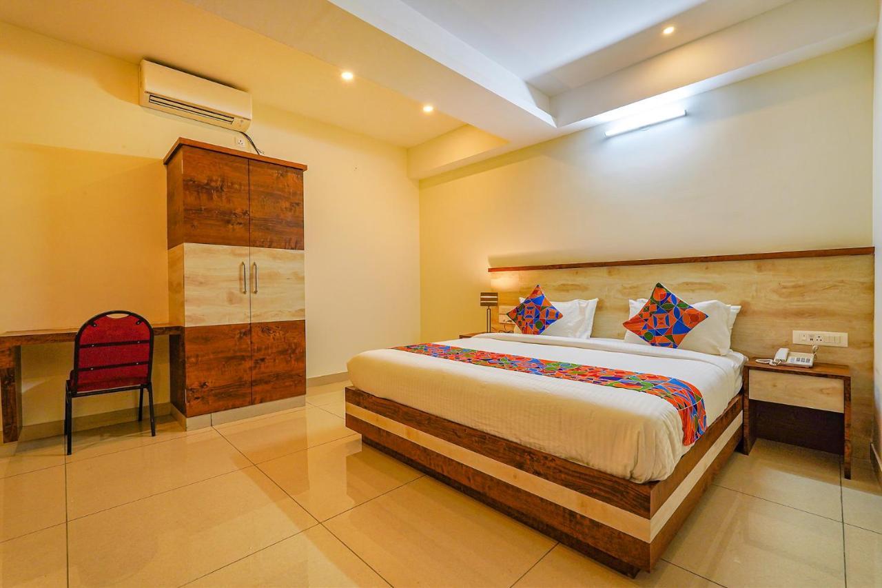 Fabhotel Shakthi Suites - Nr Jayadeva Hospital Бангалор Экстерьер фото